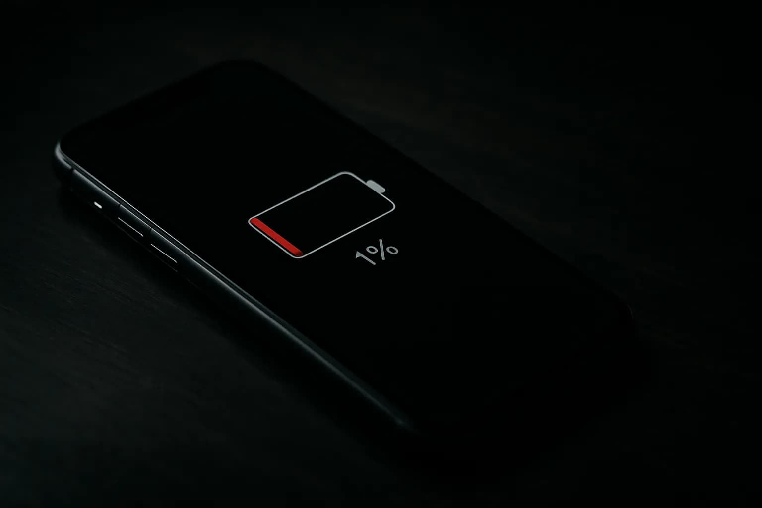 ecran de téléphone avec une batterie faible à 1% 
