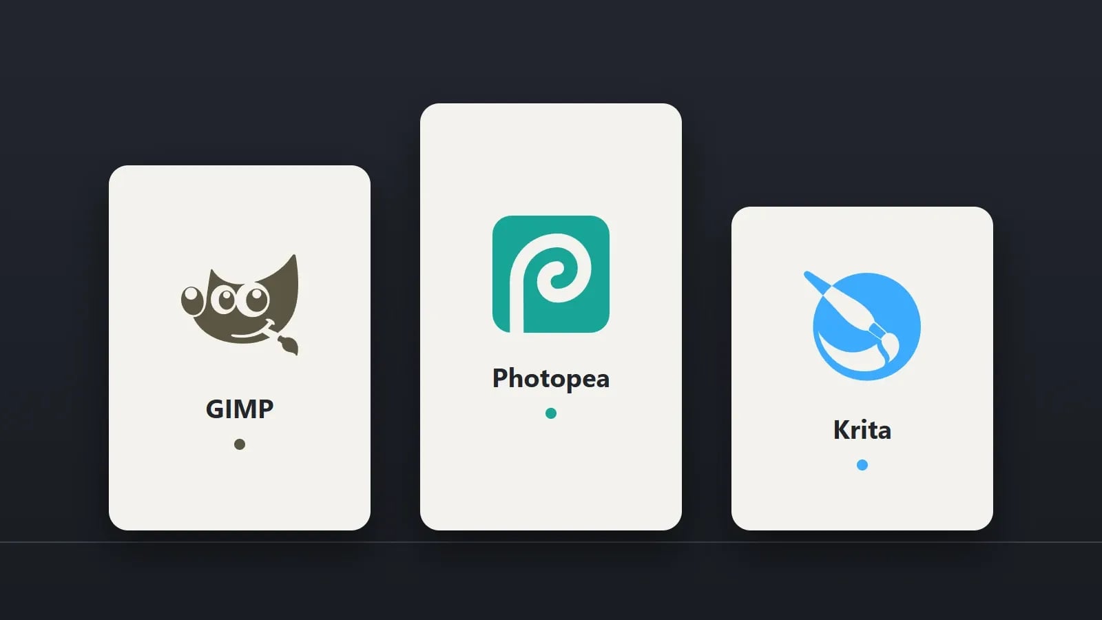 Logos de GIMP, Photopea et Krita sur trois cartes façon podium